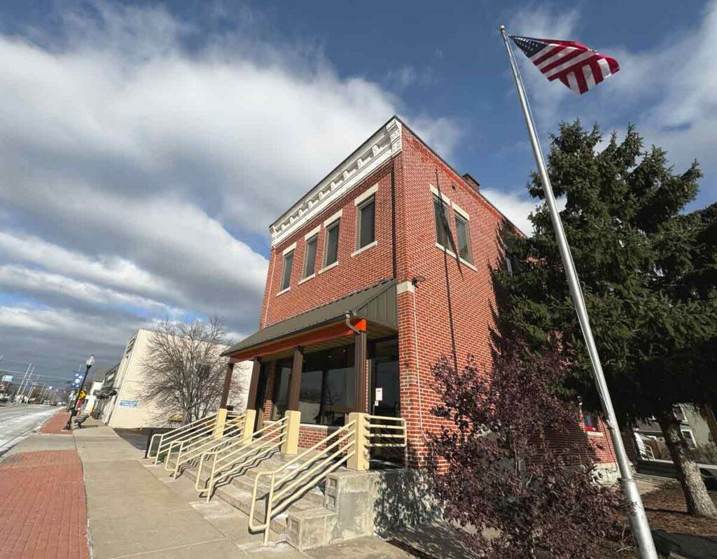 1st Source Bank at 221 S Main St Kouts, IN 46347